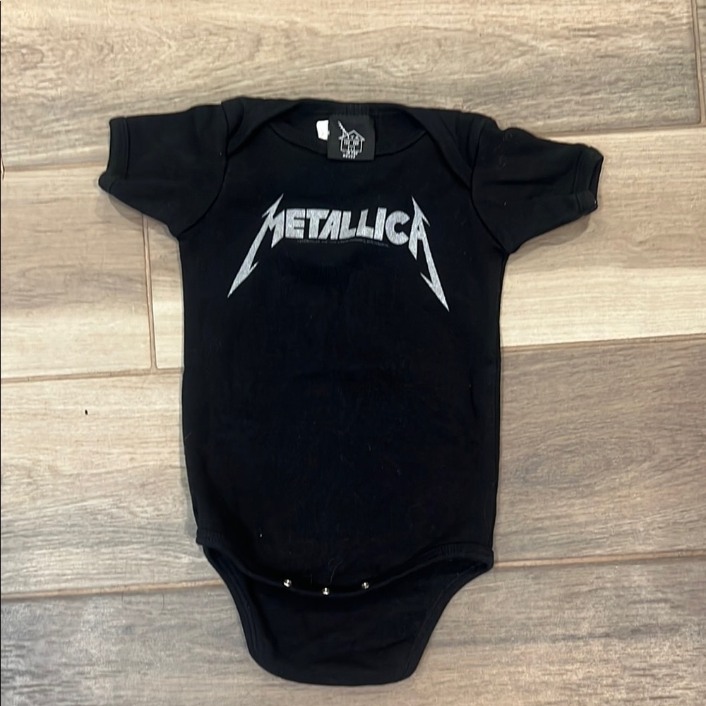 Metallica onesie 🔥